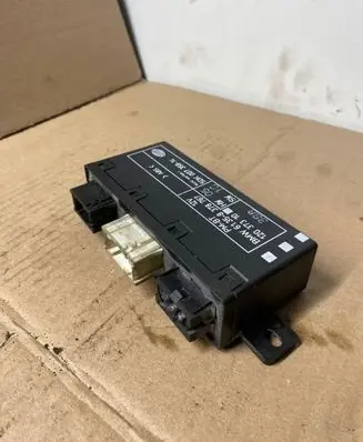 BMW 5 E39 Door control unit/module 61358378767 12037310