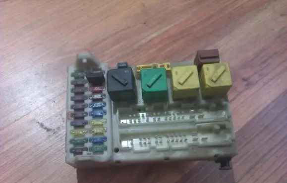 Ford Mondeo MK II Fuse box set 93BG14A073EF