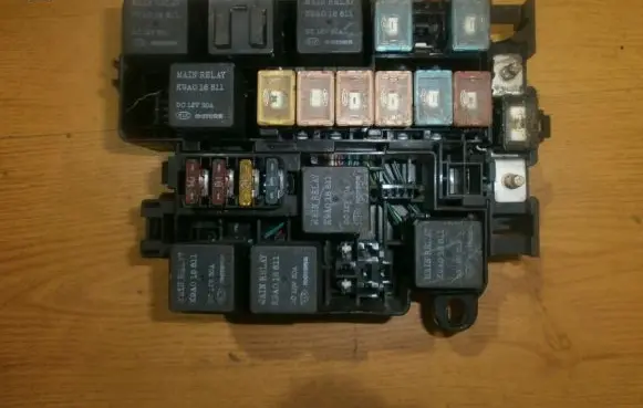 KIA Clarus Fuse box set mg670643