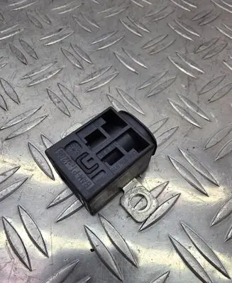 Audi A6 S6 C6 4F Battery relay fuse 4F0915519