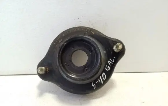 Volvo S40, V40 Front shock absorber mounting bracket 