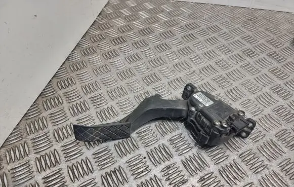 Volkswagen Transporter - Caravelle T5 Accelerator throttle pedal 7H1721503