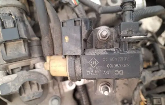 Renault Megane III Turbo solenoid valve 8200790180