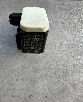 Mercedes-Benz GL X166 Airbag deployment crash/impact sensor A1668210151 56054085AA