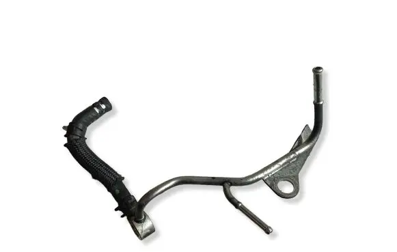 Toyota Avensis T270 Fuel injector supply line/pipe 