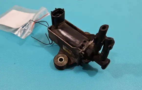 Toyota Yaris Turbo solenoid valve 25819-33010 IMPRK1478969