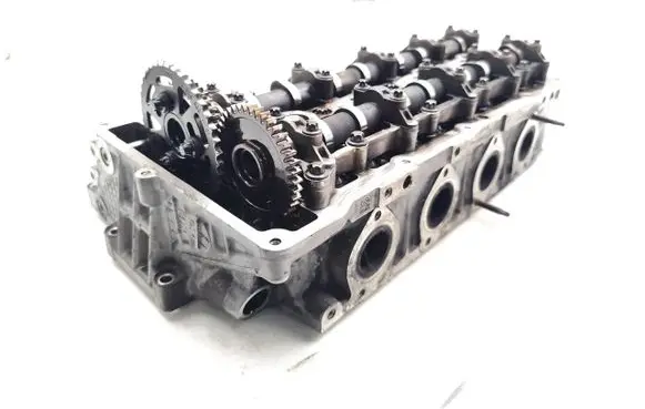 BMW 5 F10 F11 Engine head 7810465 7797511