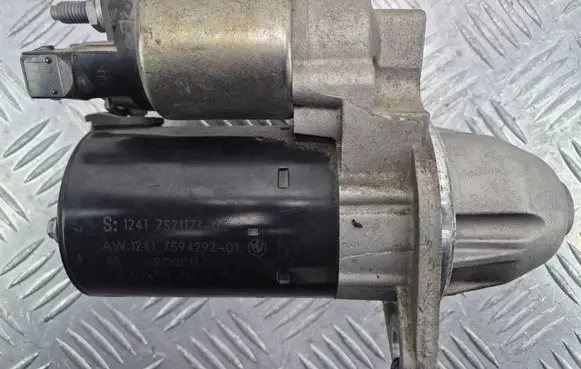 BMW 3 E90 E91 Starter motor 7521123 0001107424 7594292