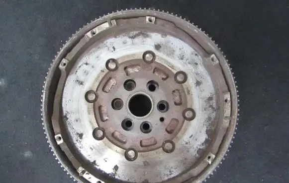 Volkswagen Golf V Flywheel 210507
