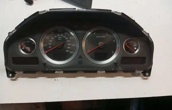 Volvo XC90 Speedometer (instrument cluster) 30765610