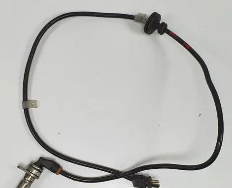 Mercedes-Benz 190 W201 ABS brake wheel speed sensor 0265002079