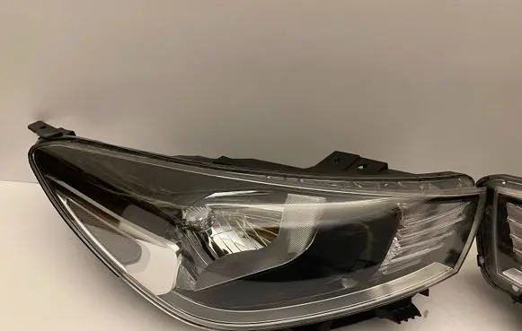 KIA Rio Headlight/headlamp 92102H8