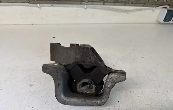 Citroen Jumper Engine mount bracket A2360711