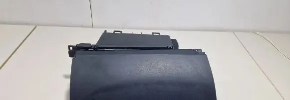 Mercedes-Benz B W245 Glove box