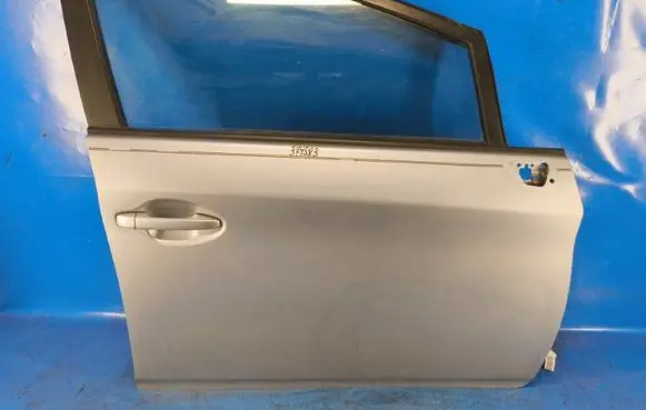Toyota Prius (XW30) Front door 6700147080
