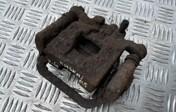 Nissan Qashqai Rear brake caliper