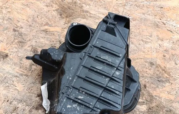 Air filter box