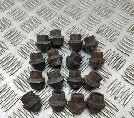 Volvo V40 Cross country Nuts/bolts 31400259