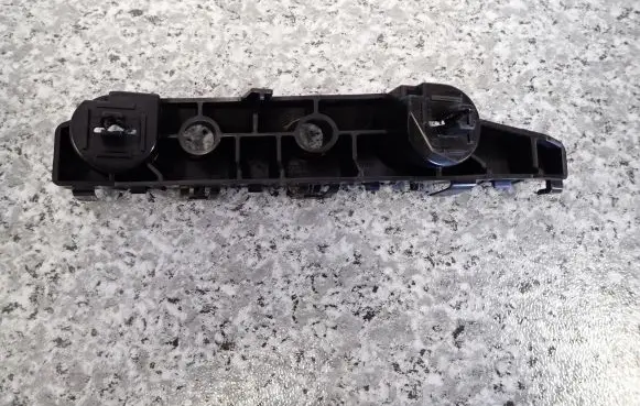 Nissan Pulsar Front bumper mounting bracket
