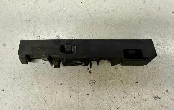 Audi A6 S6 C7 4G Front bumper mounting bracket 4G0853921B