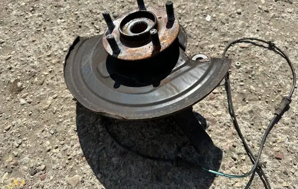 Nissan Juke I F15 Front wheel hub 400151KK0H