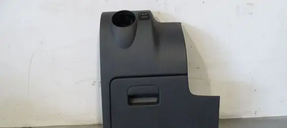 Volkswagen Golf Plus Glove box 5M1858365F