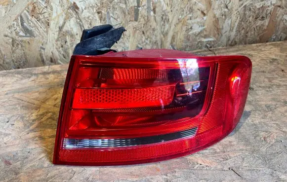 Audi A4 S4 B8 8K Tailgate rear/tail lights