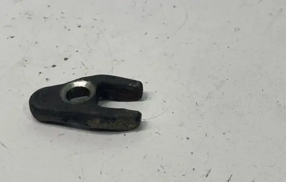 Volvo S40, V40 Fuel Injector clamp holder