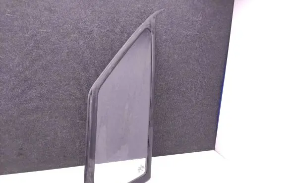 Mercedes-Benz Sprinter W907 W910 Front door vent window glass four-door A9106710200