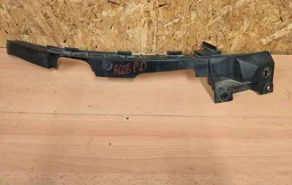 Headlight/headlamp mounting bracket