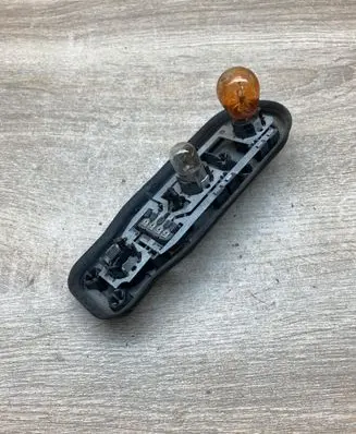 BMW 5 E39 Tail light bulb cover holder 8371324