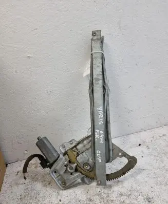 Toyota Yaris Front door window regulator with motor 