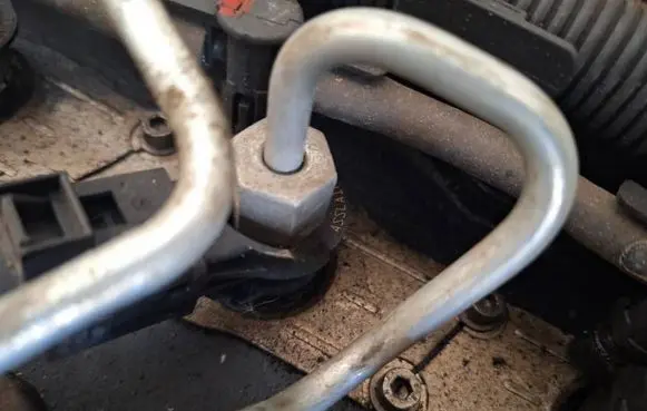 Fuel injector