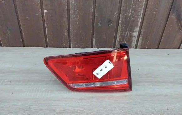 Volkswagen Golf Sportsvan Tailgate rear/tail lights 510945093G