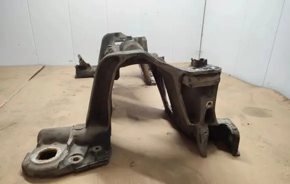 Chrysler Grand Voyager IV Front subframe 04743429AA