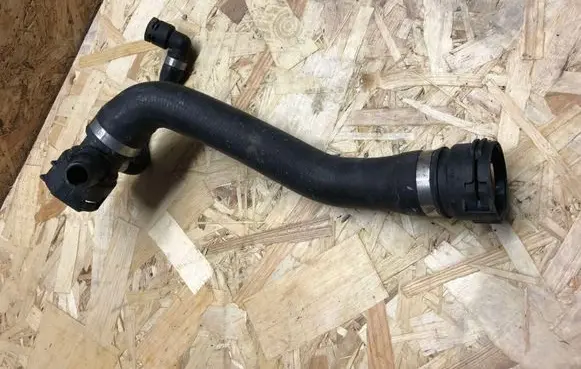 BMW 1 E81 E87 Engine coolant pipe/hose 17127796869