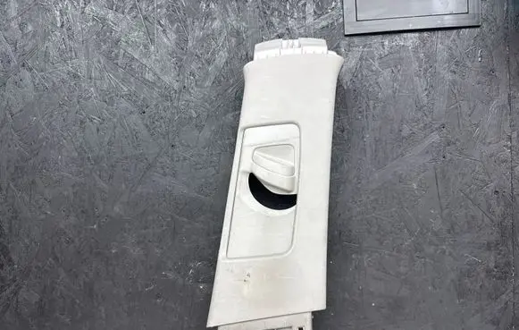 Toyota Auris 150 (B) pillar trim (top) 7302302011
