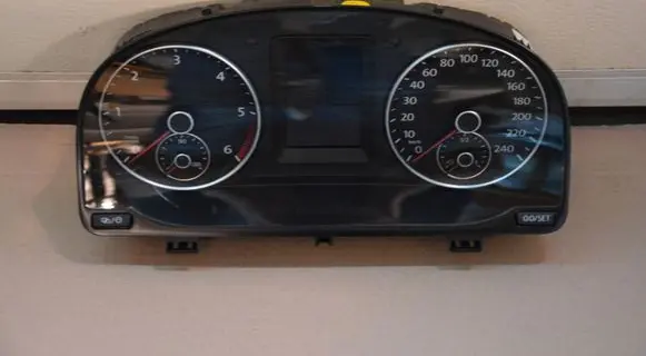 Volkswagen Caddy Speedometer (instrument cluster) 2K5920876A