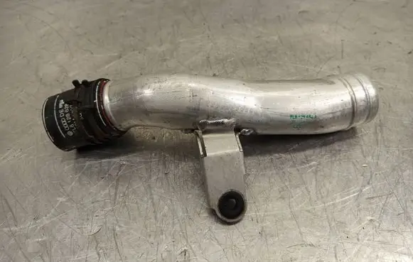 Porsche Cayenne (92A) Intercooler hose/pipe 7L8129654A
