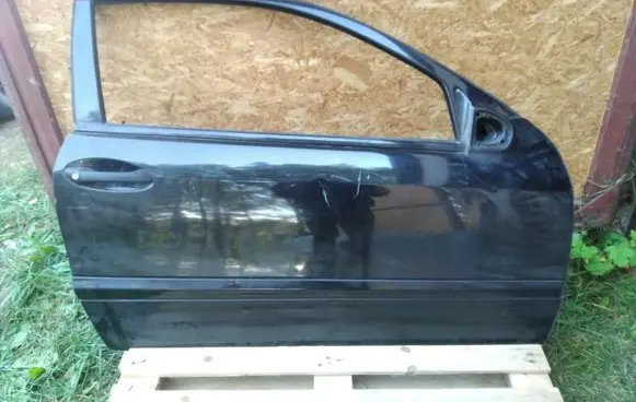 Mercedes-Benz C AMG W203 Front door