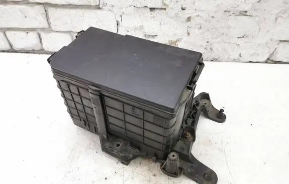 Volkswagen Touran I Battery box tray 1K0915336