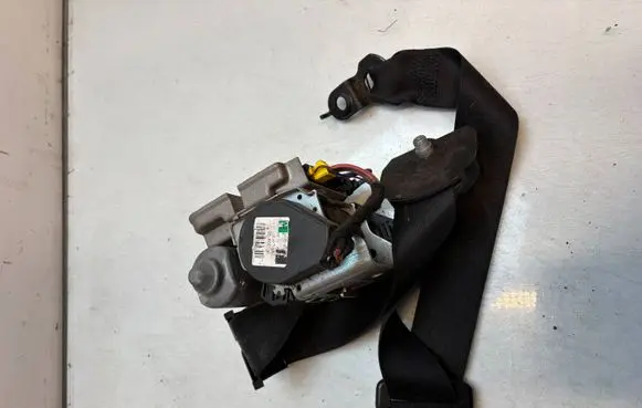 Mercedes-Benz E W211 Front seatbelt 609098200C