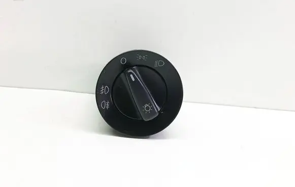 Volkswagen Golf IV Light switch 1C0941531A
