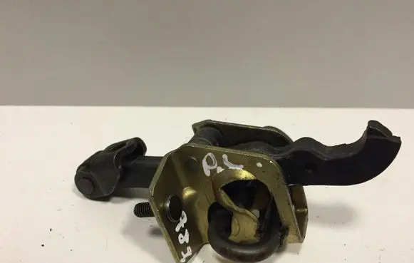 Volvo XC90 Front door check strap stopper 8670