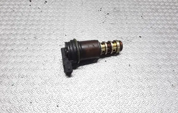 BMW 7 E65 E66 Camshaft vanos timing valve 170732308