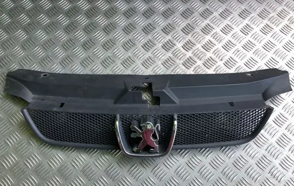 Peugeot 406 Front grill 1852263016 9631250277
