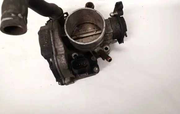 Volkswagen PASSAT B5 Throttle valve 058133063h