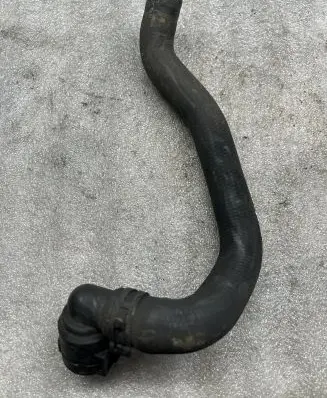 Volkswagen Touran I Engine coolant pipe/hose 1K0122291