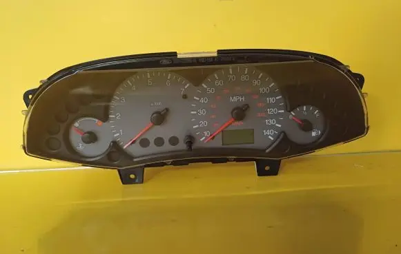 Ford Focus Speedometer (instrument cluster) 98AB10849KH