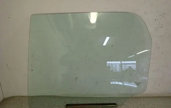 Suzuki Ignis Sliding door window/glass